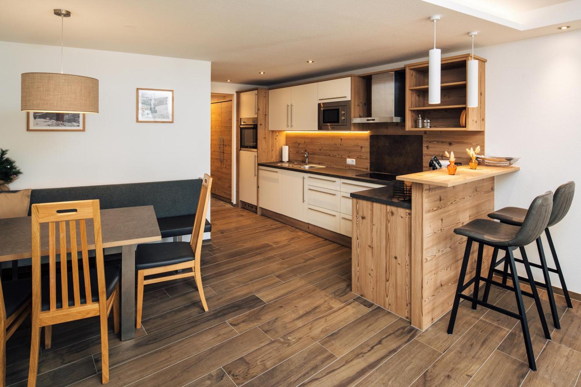Ideal Apartment *